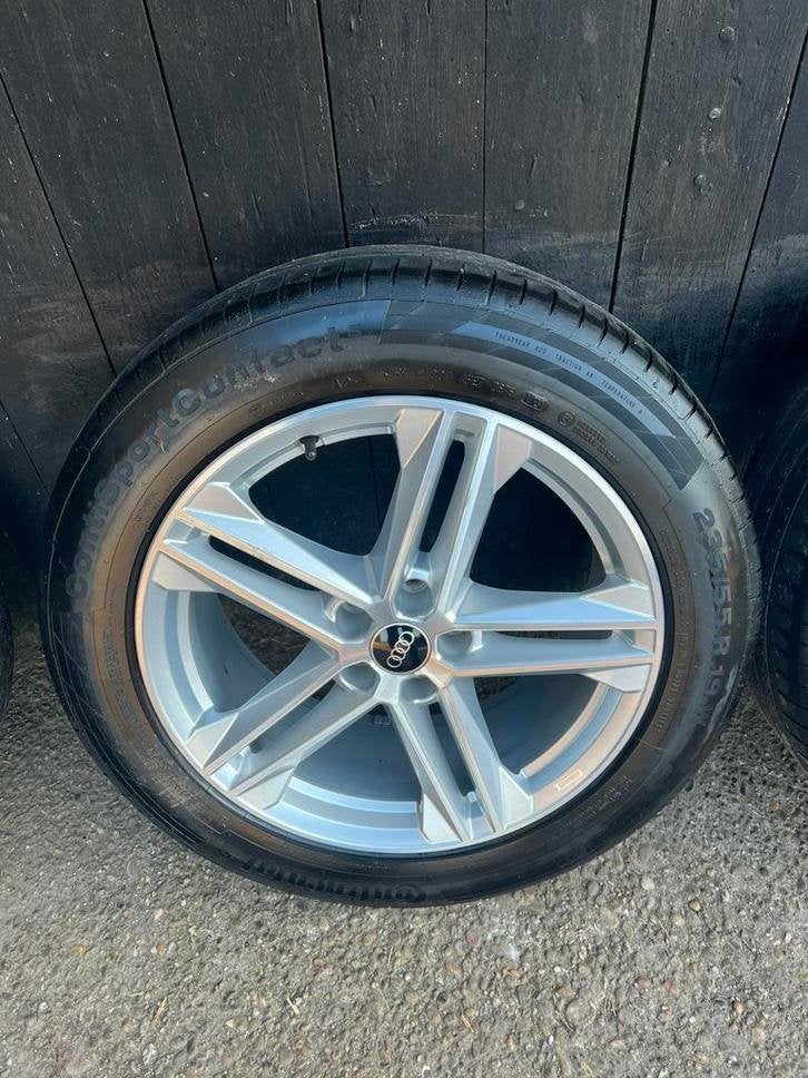 Originele Audi Q5 SQ5 velgen 19? 5x112 continental zomer 4mm, Auto-onderdelen, Banden en Velgen, Gebruikt, Banden en Velgen, Niet ingevuld
