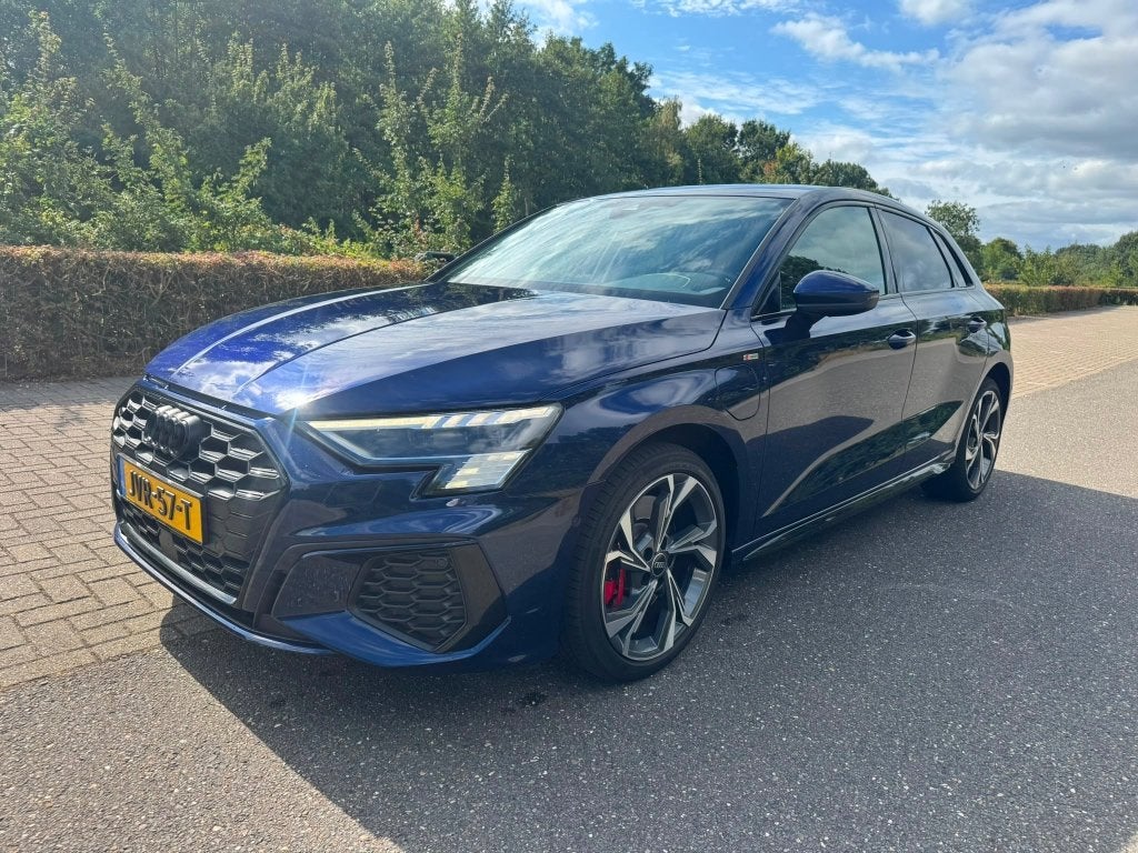 Audi A3 45 Tfsi e 245pk Phev S-tronic 2022 Blauw, SOH 93%, 77 km/l, Zwart, 4 cilinders, Blauw