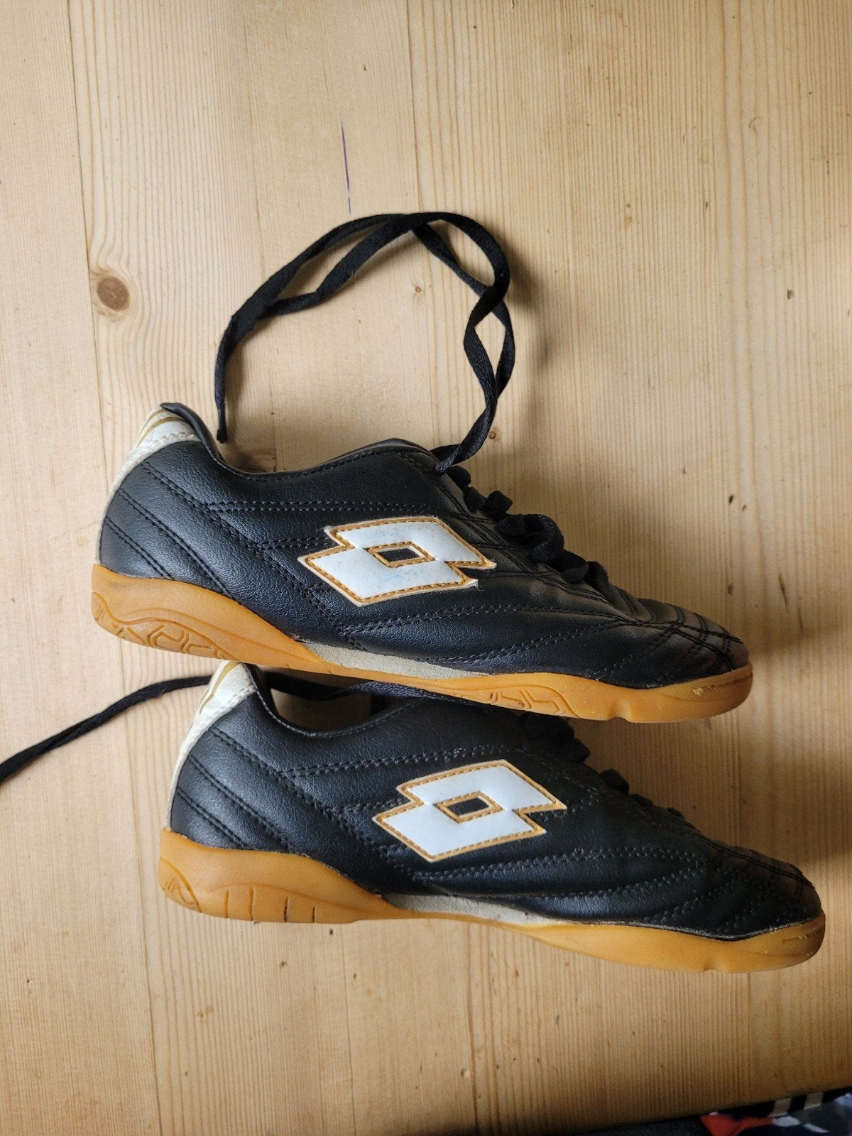 Lotto zaalvoetbalschoenen maat 36, Gebruikt, Ophalen of Verzenden, Lotto, Jongen of Meisje