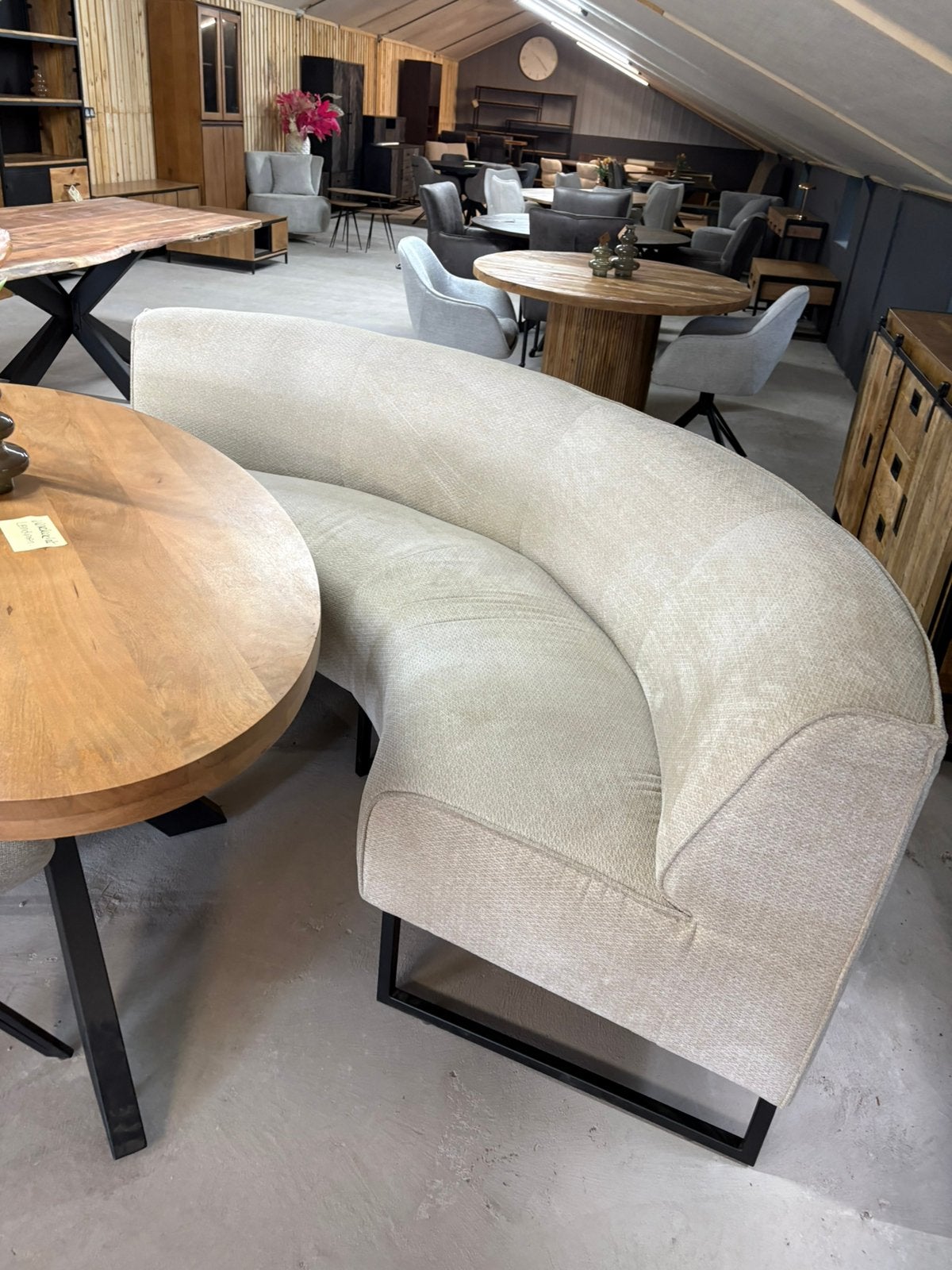 Gebogen eetkamerbank beige – NIEUW, Huis en Inrichting, Ophalen, Nieuw