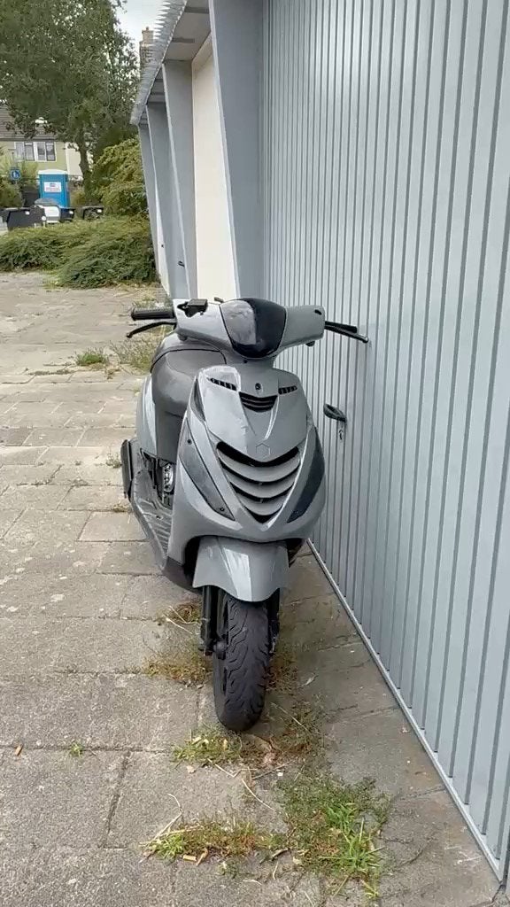 Zip 125cc met skipper blok, Ophalen, Zo goed als nieuw, Tweetakt, Zip