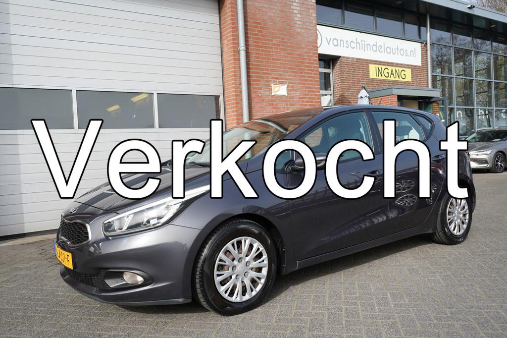 Kia cee'd 1.6 111PK 5 DEURS AIRCO TREKHAAK RADIO CD AUX USB, Euro 5, Stof, Gebruikt, Zwart