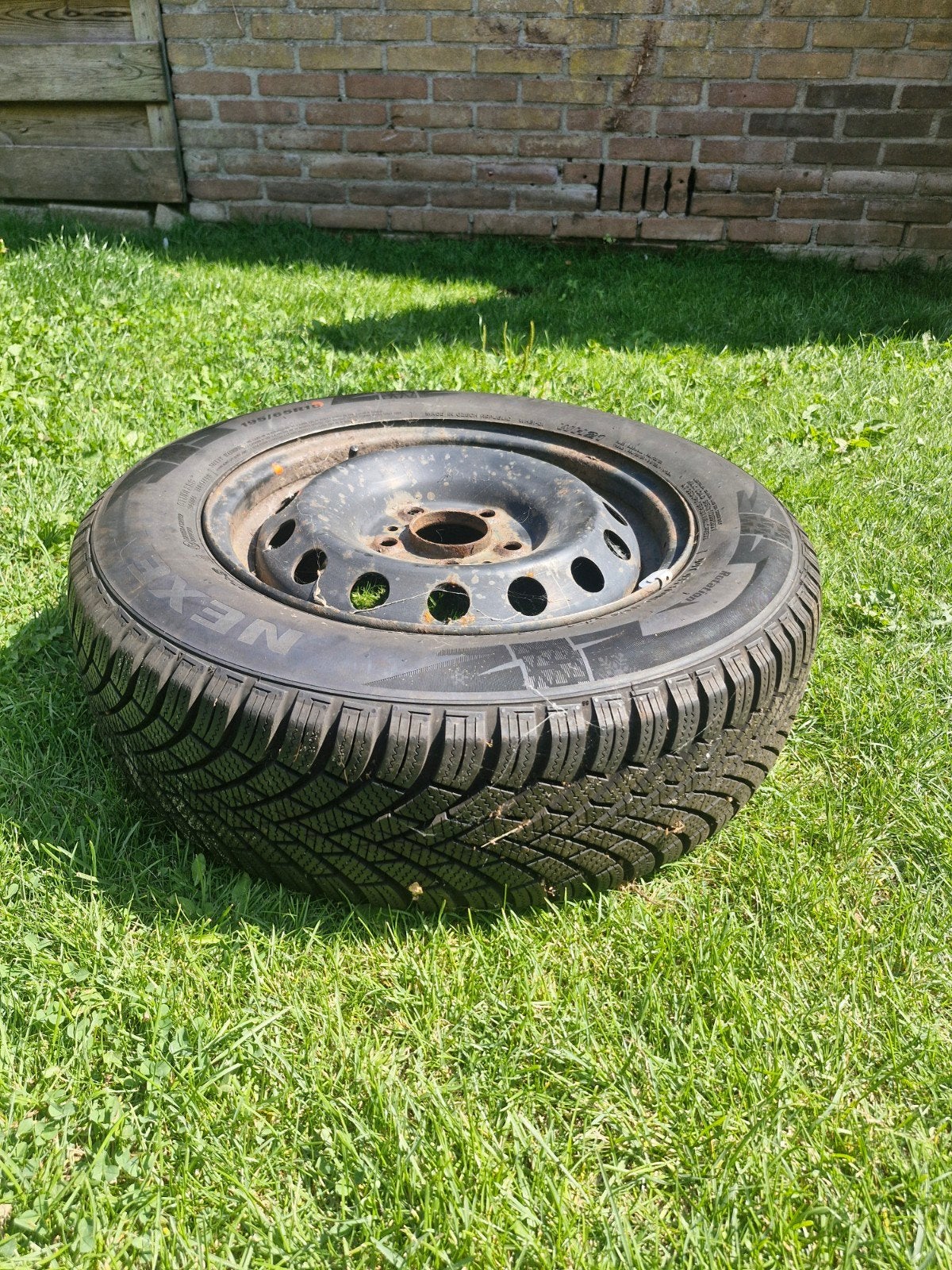 Nexen 15 inch Winterband met velg - Zo goed als nieuw, Ophalen, Gebruikt