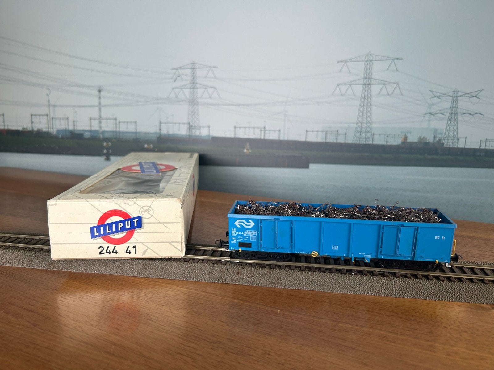 Lilliput NS Open Goederenwagon met Schrootlading, Hobby en Vrije tijd, Modeltreinen | H0, Gelijkstroom, Wagon, Ophalen of Verzenden