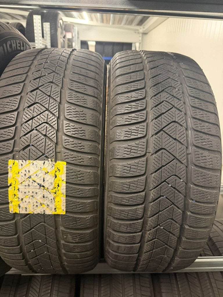 2x 5,5mm runflat * MO Winterbanden Pirelli 245/45/18 100v, Niet ingevuld, 18 inch, Niet ingevuld, Band(en)