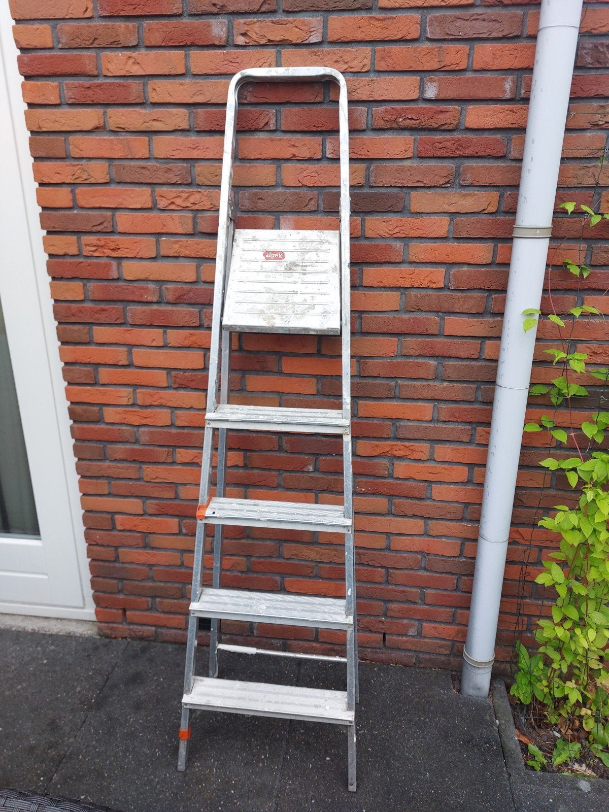 Lichtgewicht Aluminium Altrex trap, Ophalen of Verzenden, Gebruikt, Trap, Minder dan 2 meter
