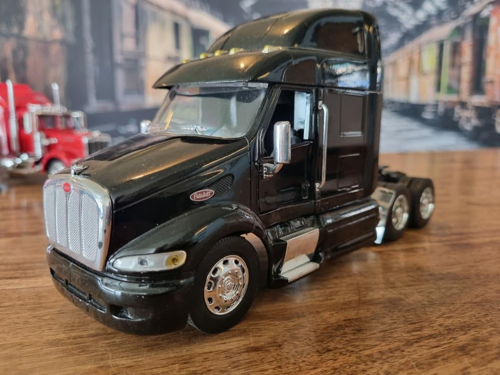 Peterbilt Model 387 Vrachtwagen Model Zwart, Overige merken, Groter dan 1:32, Ophalen of Verzenden, Zo goed als nieuw