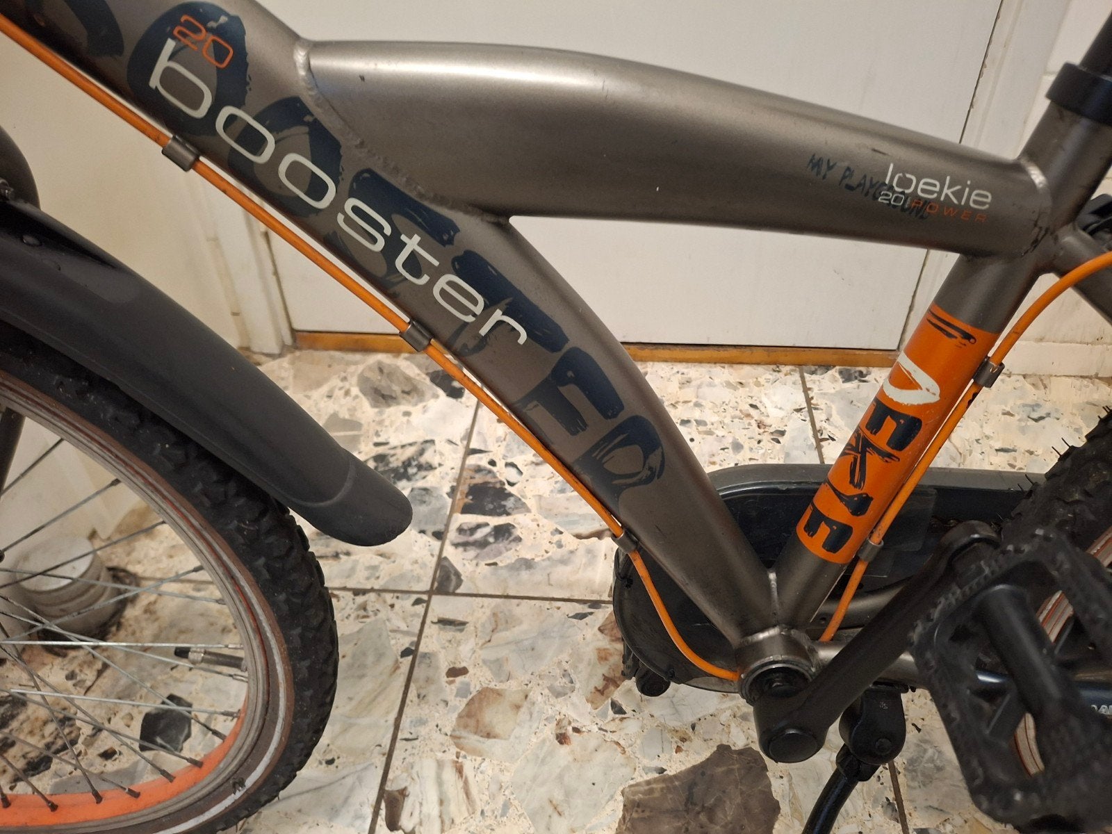 Booster Loekie 20 inch jongensfiets kinderfiets
B merk b, Ophalen of Verzenden, Gebruikt, 20 inch of meer