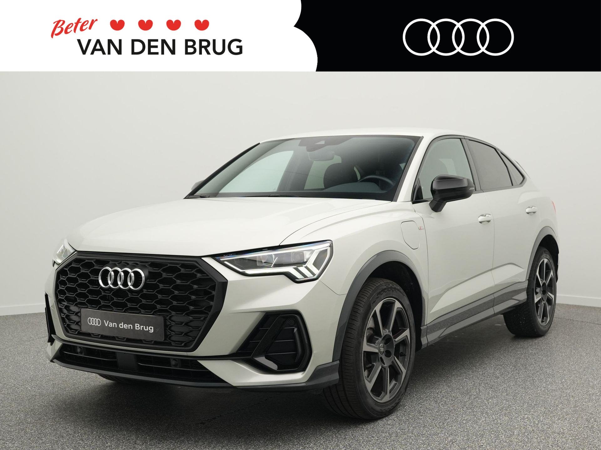 Audi Q3 Sportback 45 TFSI e 245 PK S Edition Automaat | Acht, Auto's, Gebruikt, Leder en Stof, Hybride Elektrisch/Benzine, 13 kWh