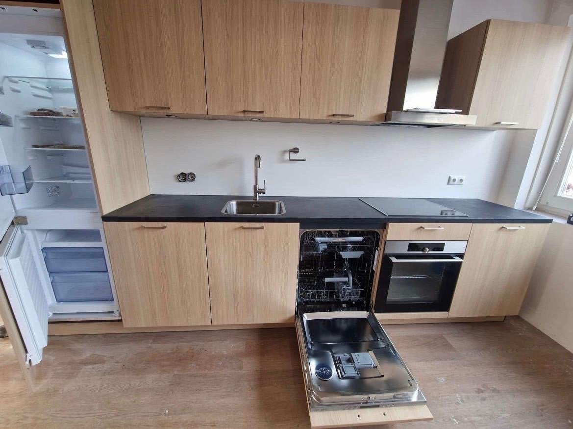 Complete keuken met inbouwapparatuur, Ophalen, Zo goed als nieuw, Hout, Enkelwandige keuken