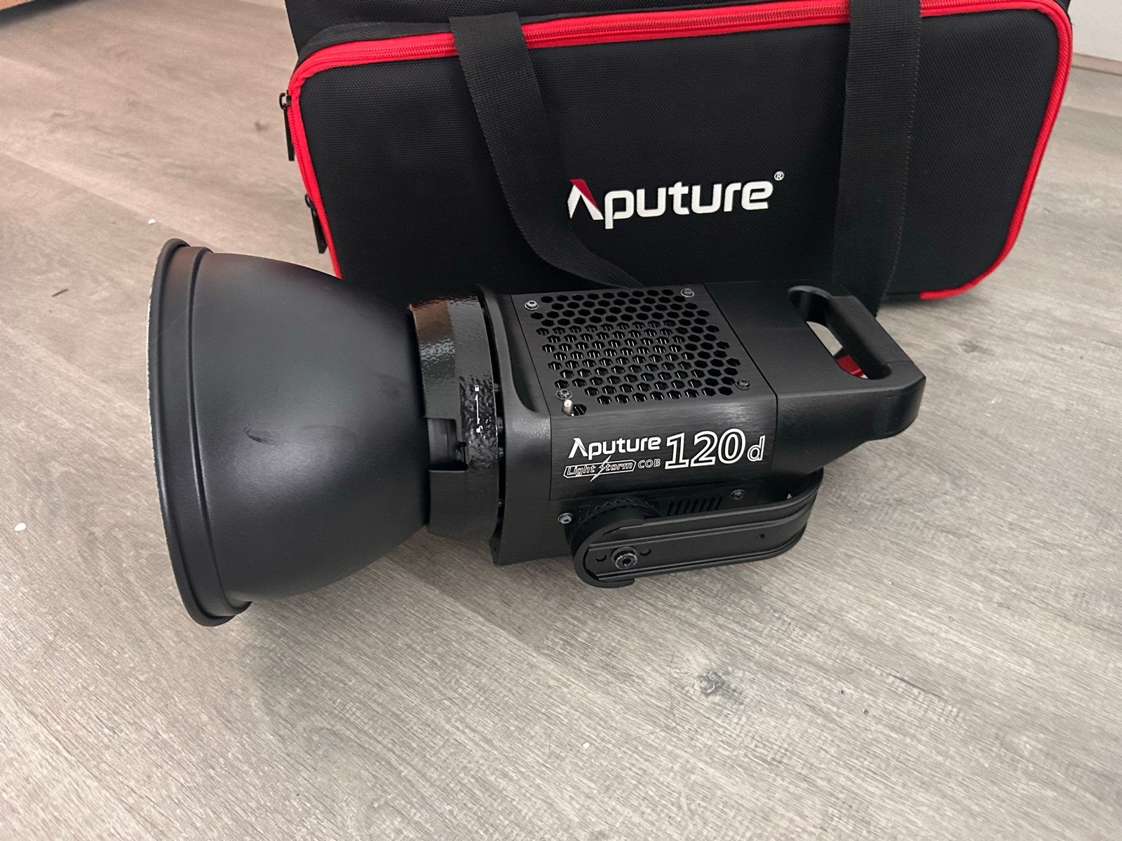 Aputure Light Storm 120d LED Videolamp met tas, Ophalen of Verzenden, Gebruikt, Video