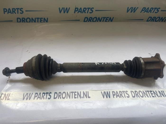 Aandrijfas rechts-voor van een Volkswagen Passat, Gebruikt, -, -, -