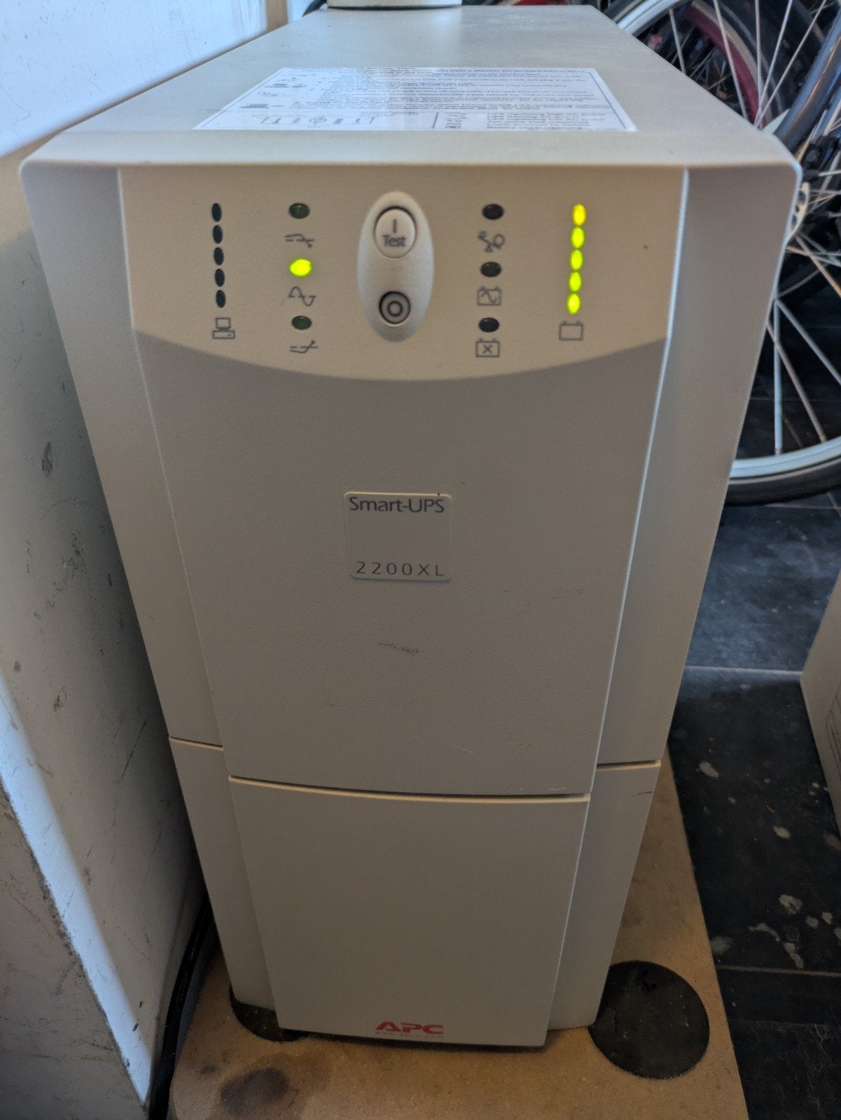 APC Smart-UPS 2200XL UPS - Noodstroomvoeding, Ophalen, Gebruikt