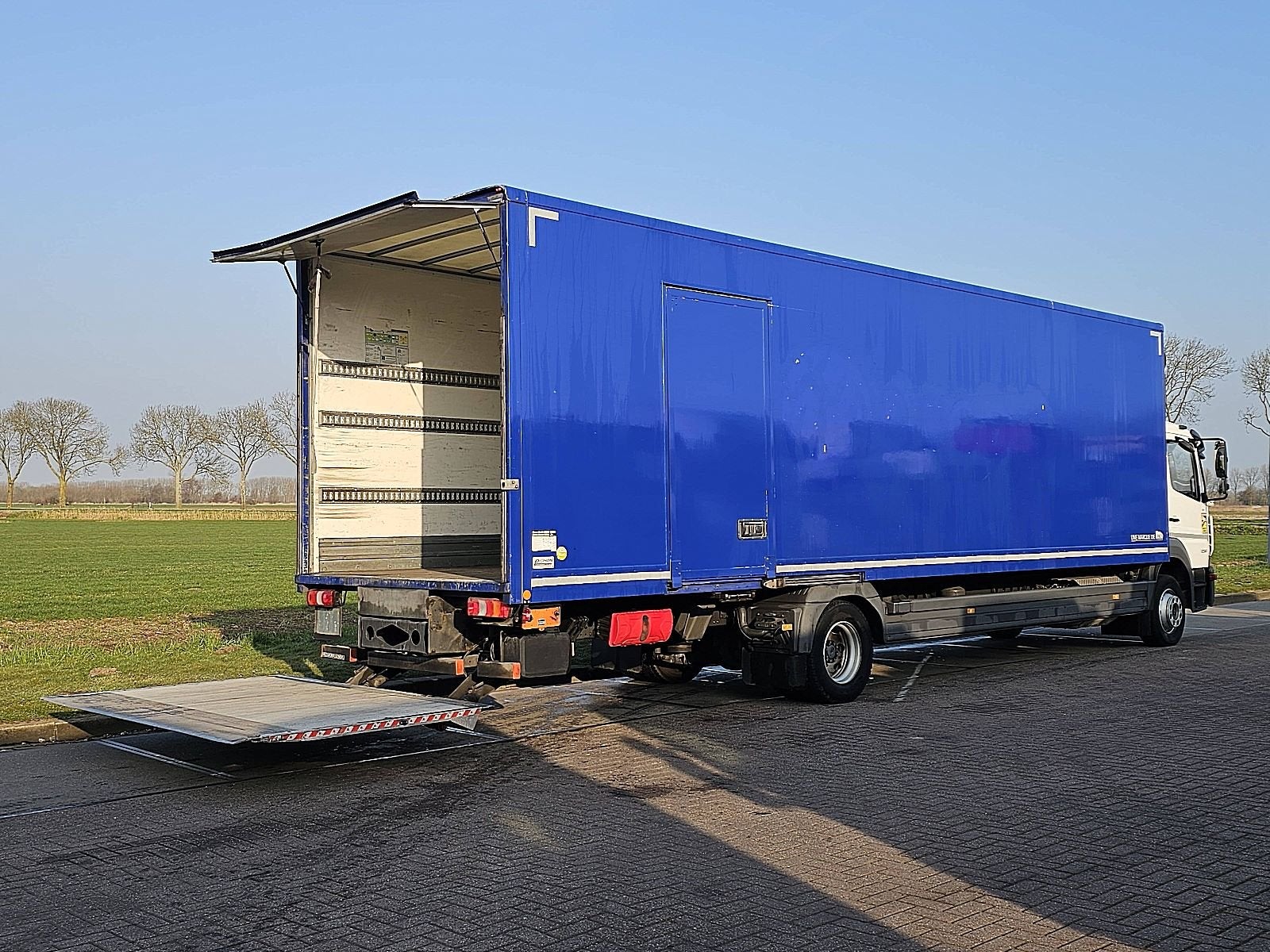 MERCEDES-BENZ ATEGO 1230 taillift airco 60m3, Automaat, Wit, Mercedes-Benz, Bedrijf