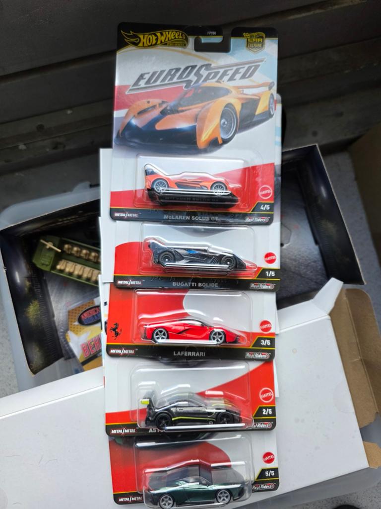 Hot Wheels Euro Speed Set - McLaren, Bugatti, LaFerrari, Service.europe@mattel.com, Nieuw, Ophalen of Verzenden, Mattel