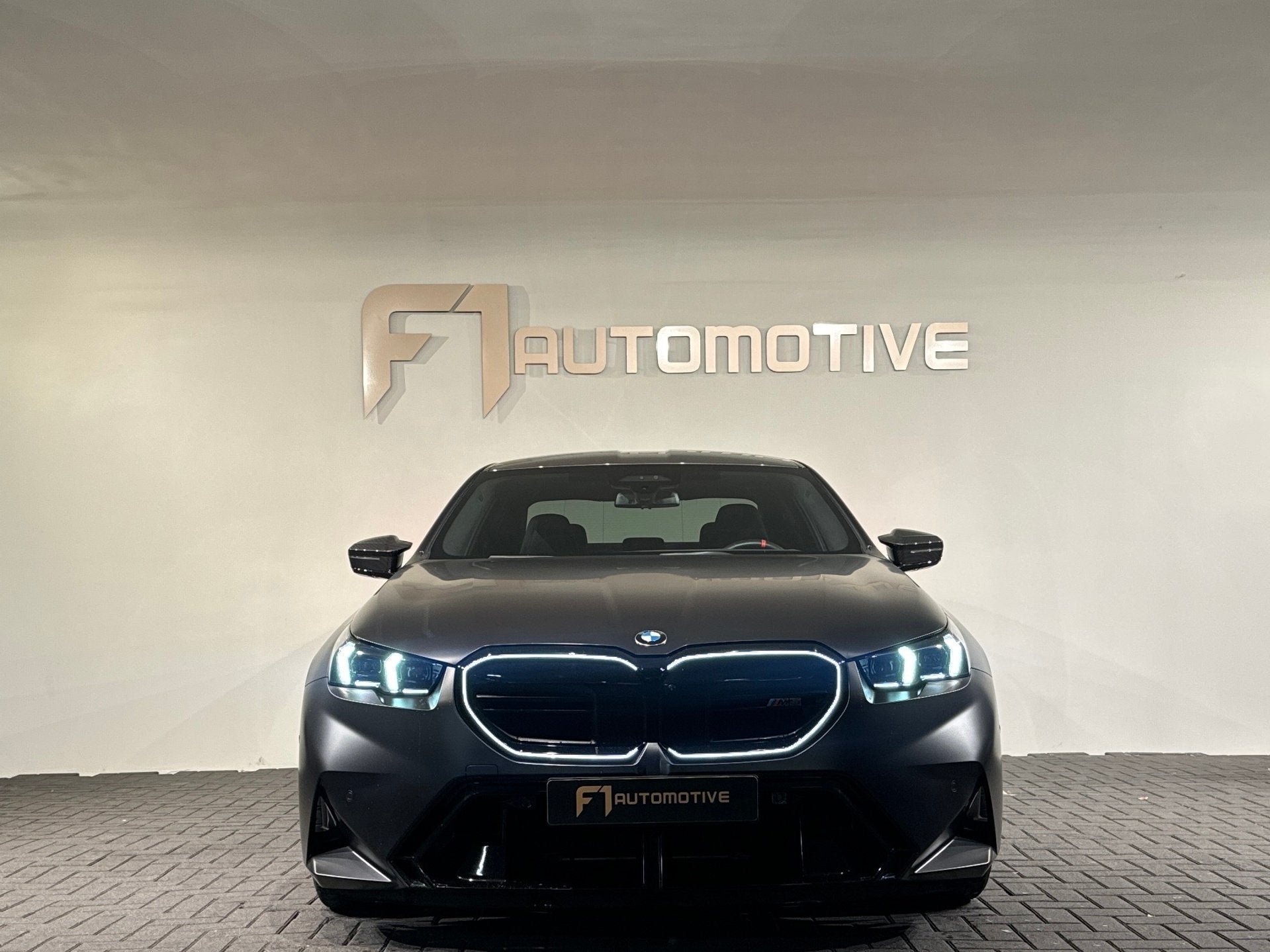 BMW 5-serie M5 Full Carbon|Bowers & Wilkins|Memory|HuD|360Ca, Automaat, Dealer onderhouden, Gebruikt, 2000 kg