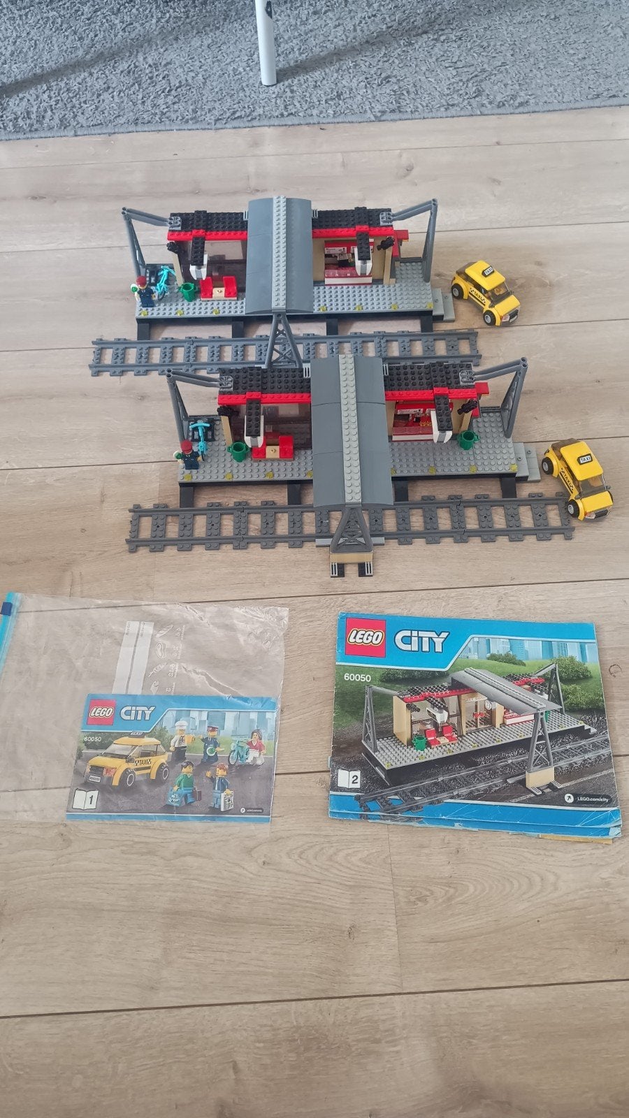 Lego City Treinstation 60050 met extra sporen en taxi's, Ophalen, City, Lego, Compleet