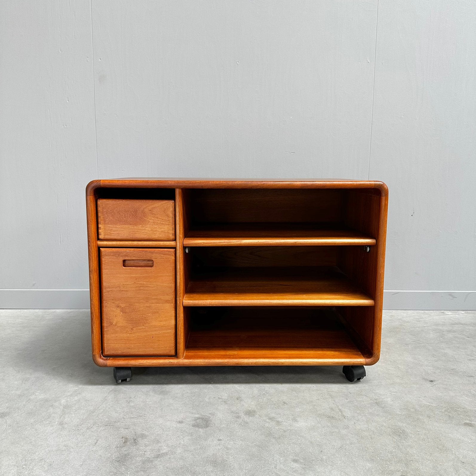 Vintage Teak Trolley audio meubel lpkast deens design 60s 70, Ophalen, Gebruikt, Vintage mid century moderd danish deens design 60s 70s
