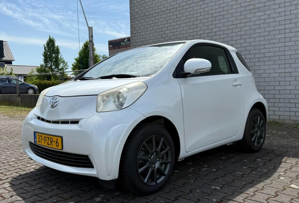 Toyota IQ 1.0 VVT-I Automaat/ Airco/ LM/ Weinig km's, Auto's, Gebruikt, 4 stoelen, Electronic Stability Program (ESP), Origineel Nederlands
