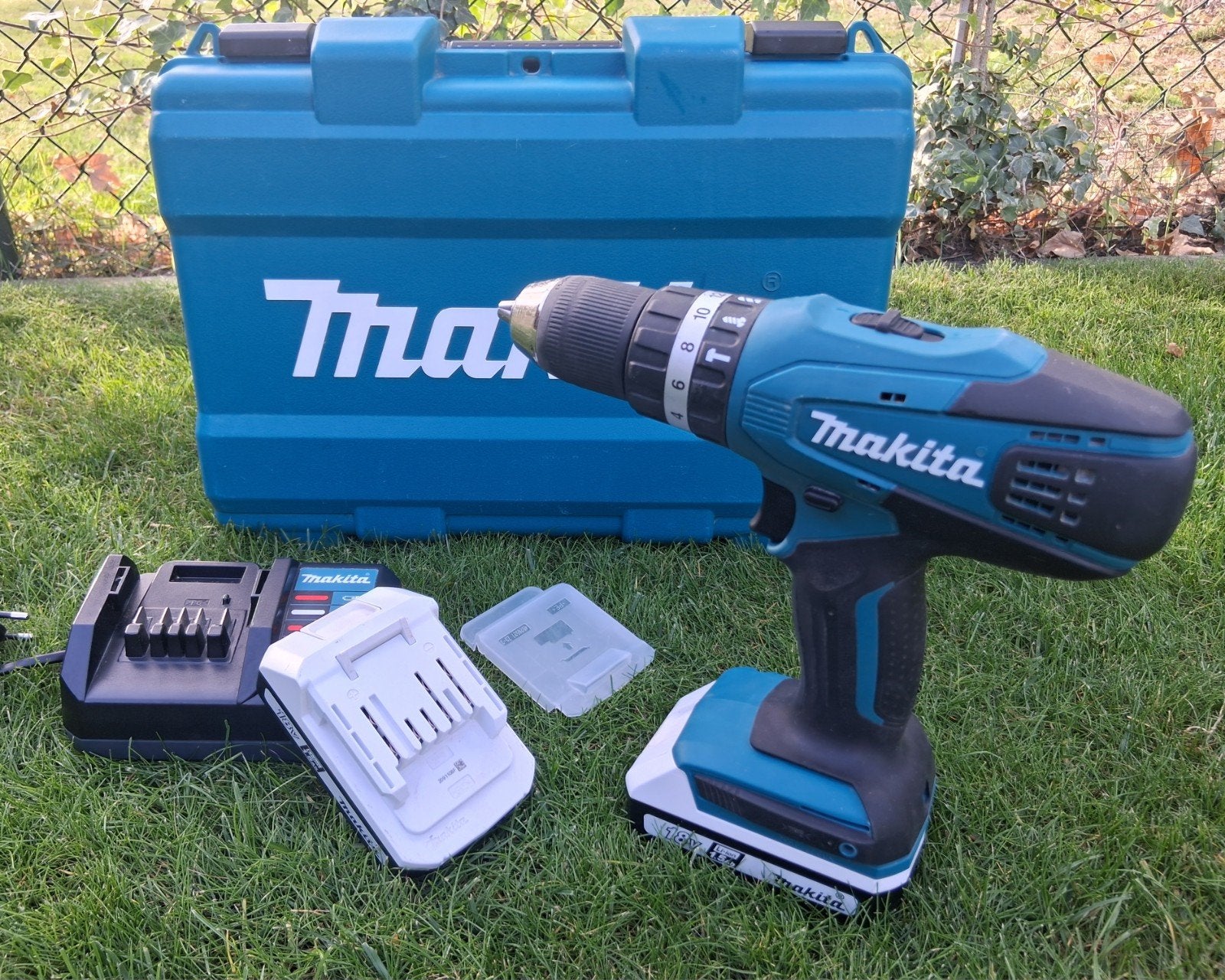 Makita HP457D 18V klopboormachine – 2 accu’s, lader, Doe-het-zelf en Verbouw, Ophalen of Verzenden, Boor- en Schroefmachine