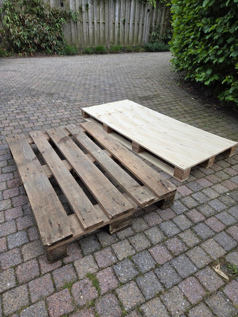 2 pallets,  gratis ophalen, Ophalen, 50 mm of meer, Minder dan 200 cm, Vuren