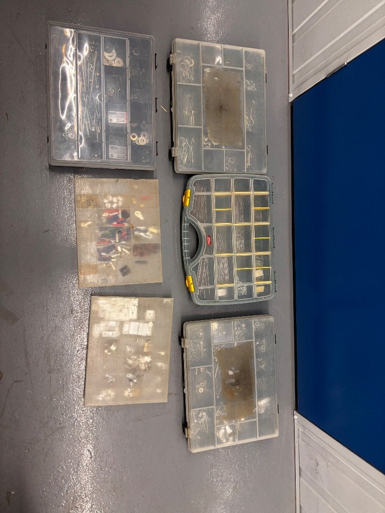 Dozen met spijkers, schroeven etc, Ophalen, Gebruikt