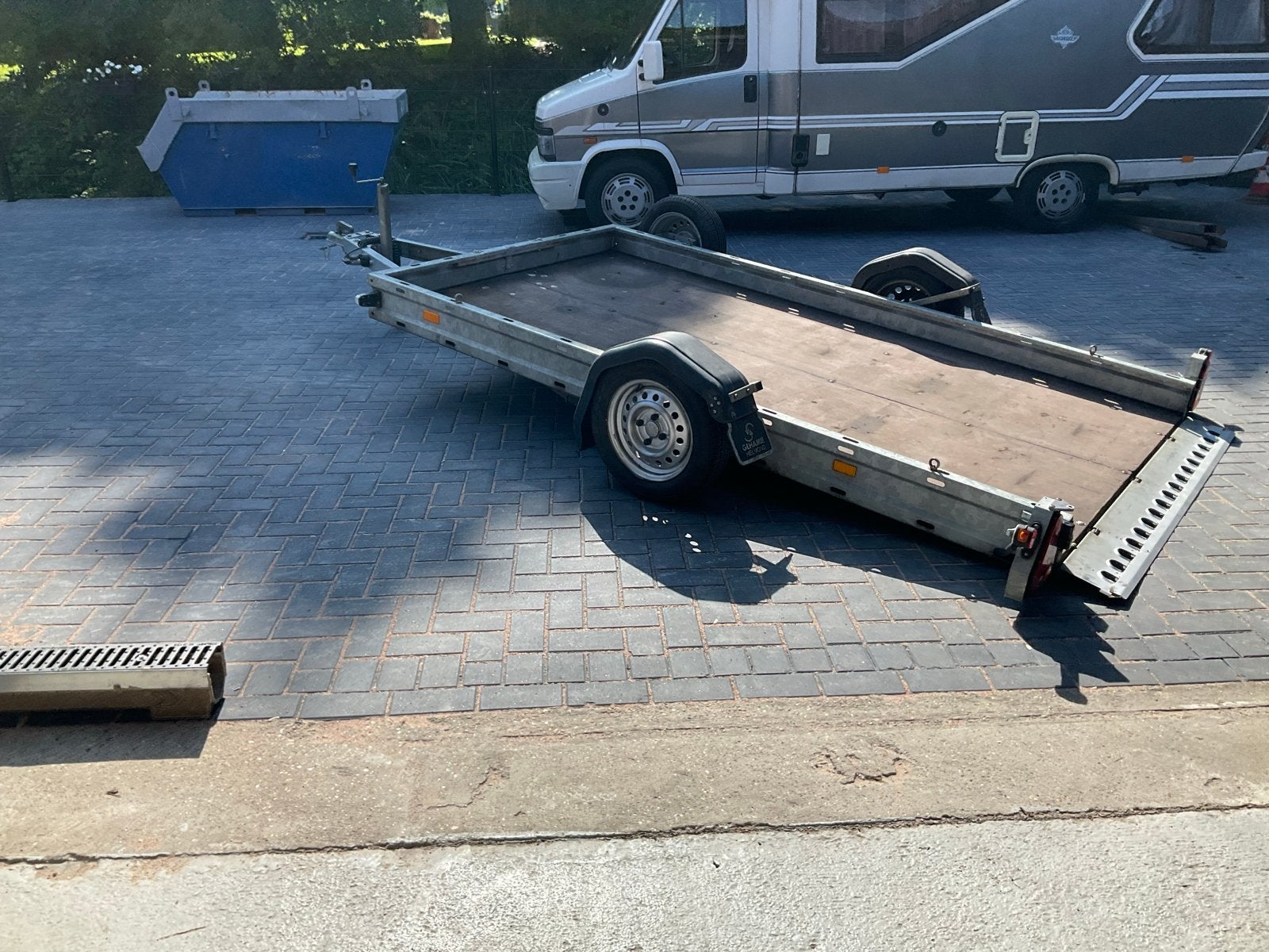 Motor aanhanger met zakkende vloer - 750 kg laadvermogen, Auto diversen, Aanhangers en Bagagewagens, Ophalen of Verzenden, Zo goed als nieuw
