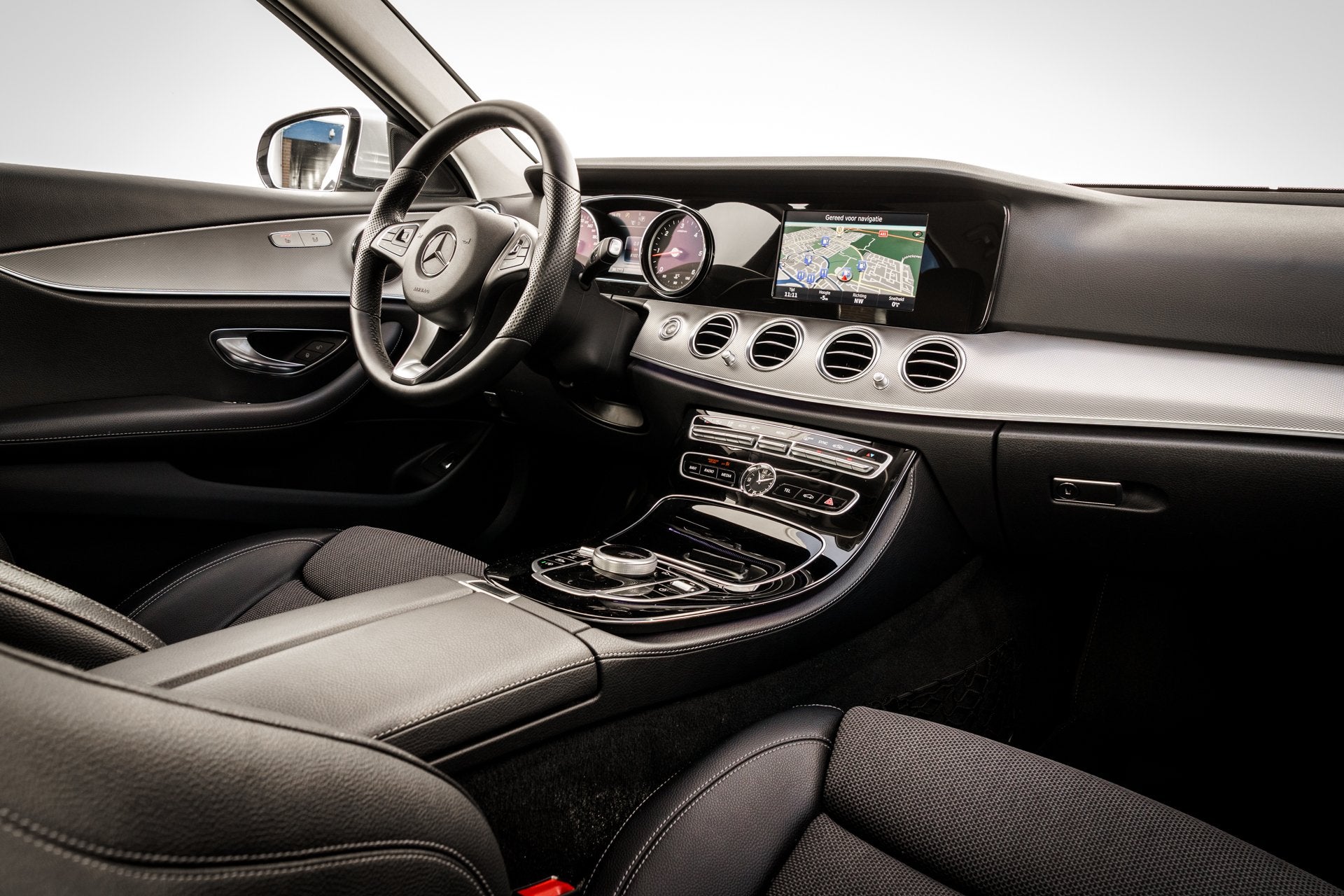 Mercedes-Benz E-Klasse 200 d Avantgarde | LED | Stoelverwarm, Auto's, Mercedes-Benz, Achterwielaandrijving, Gebruikt, 4 cilinders
