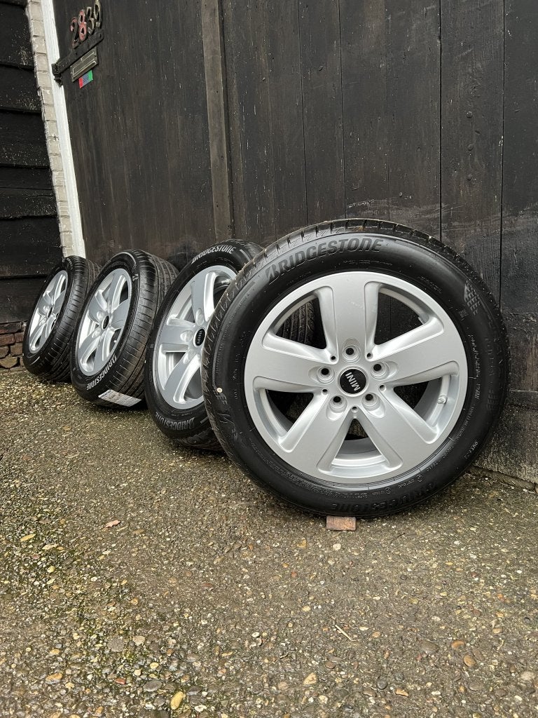 Originele mini Cooper clubman velgen 16” 5x112 zomerset, Auto-onderdelen, Banden en Velgen, Banden en Velgen, Zomerbanden, 16 inch
