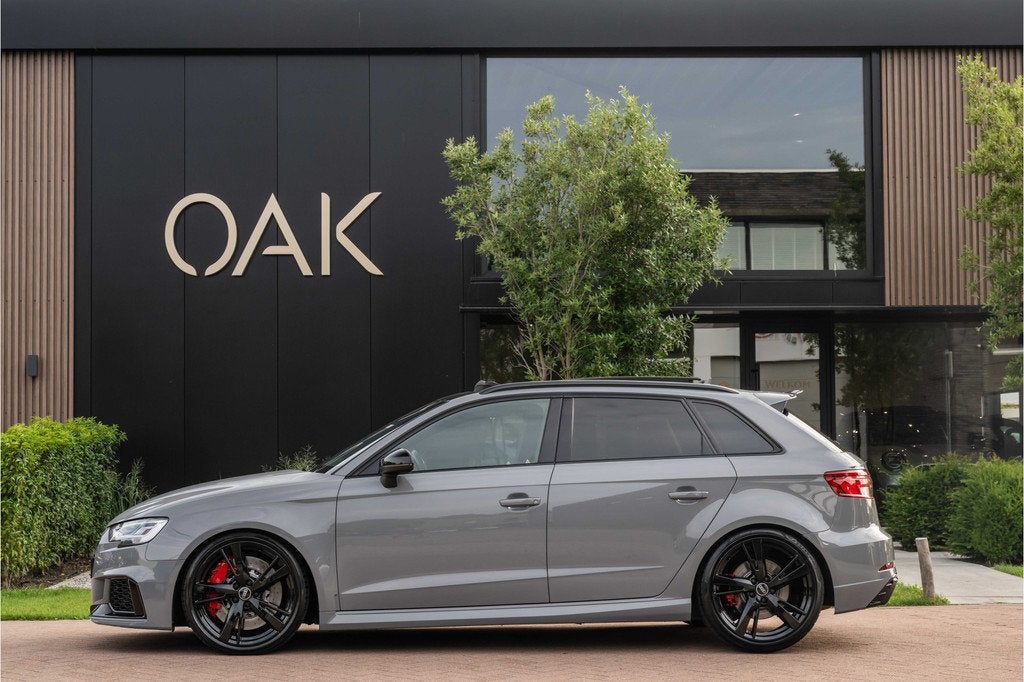 Audi A3 Sportback 2.5 TFSI RS 3 quattro | Panorama | Leder |, Auto's, Audi, Gebruikt, RS3, Leder, Vierwielaandrijving