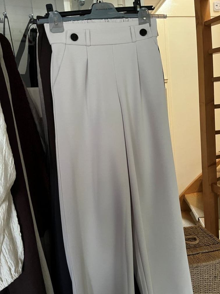 Nieuwe lichtgrijze pantalon met wijde pijpen, Only, Beige, Nieuw, Ophalen of Verzenden