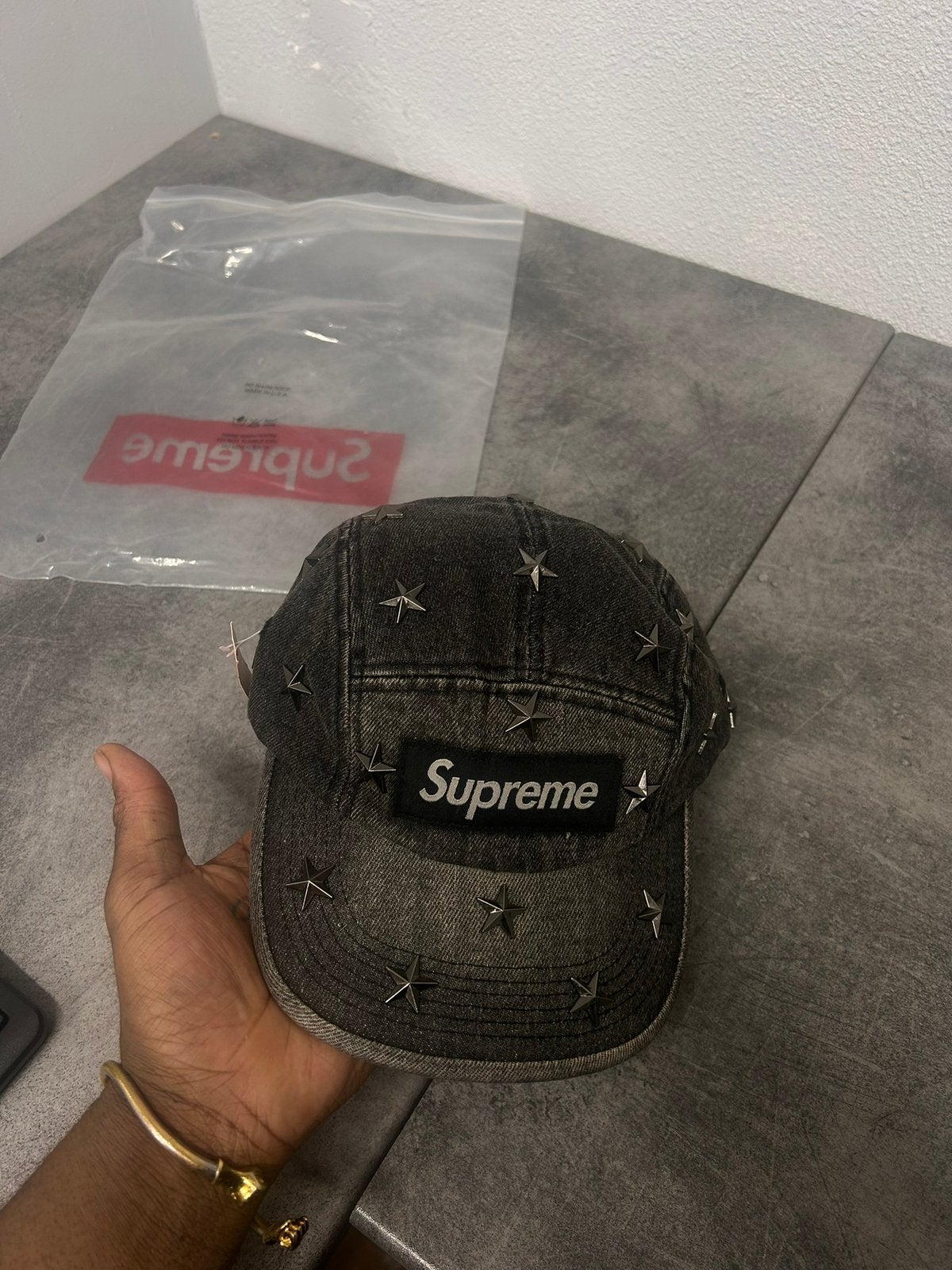 Supreme star studded denim cap, Ophalen of Verzenden, Nieuw, Pet