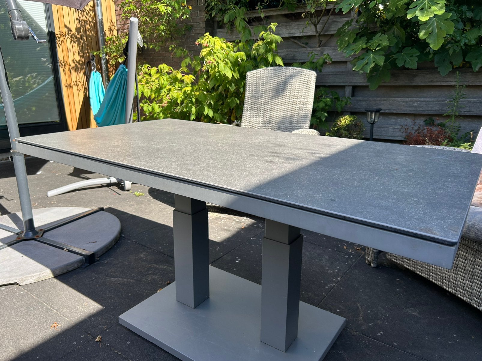 Mooie tuintafel 140x75 cm salontafel in hoogte verstelbaar, Tuin en Terras, Tuintafels, Ophalen, Gebruikt, Rechthoekig, Aluminium