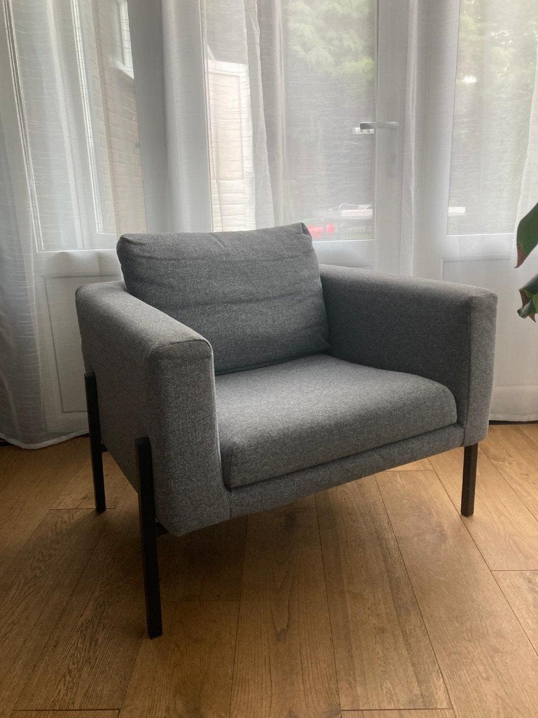 Stoel / Fauteuil KOARP Grijs (IKEA), Huis en Inrichting, Fauteuils, Ophalen, Zo goed als nieuw, Stof, 75 tot 100 cm