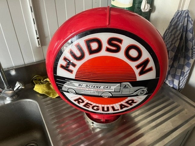 globe benzinepomp hudson, Ophalen, Gebruikt, Reclamebord