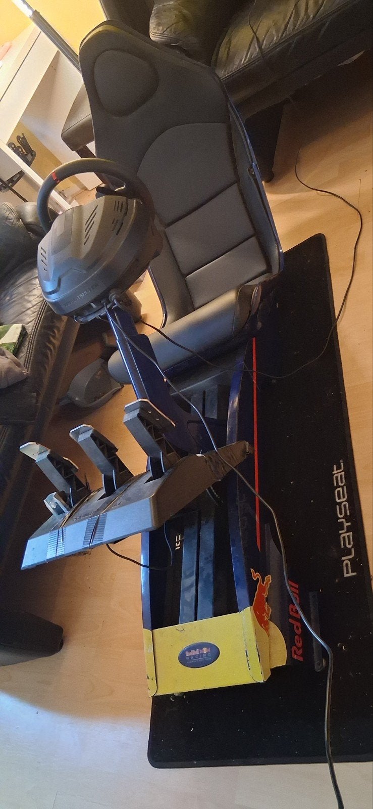 Playseat Red Bull Racing met Thrustmaster stuur en pedalen, Ophalen, Gebruikt, Playseat of Racestoel