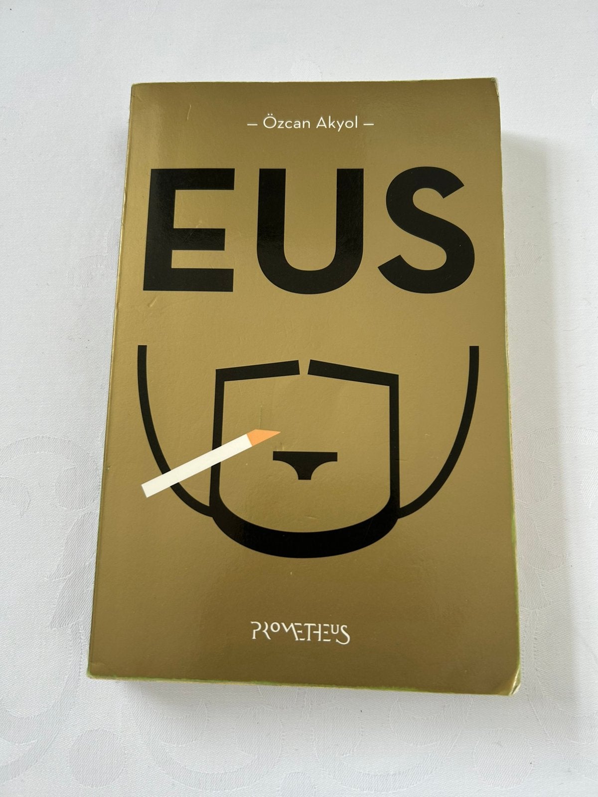 Özcan Akyol - Eus, Ophalen of Verzenden, Zo goed als nieuw, Özcan Akyol