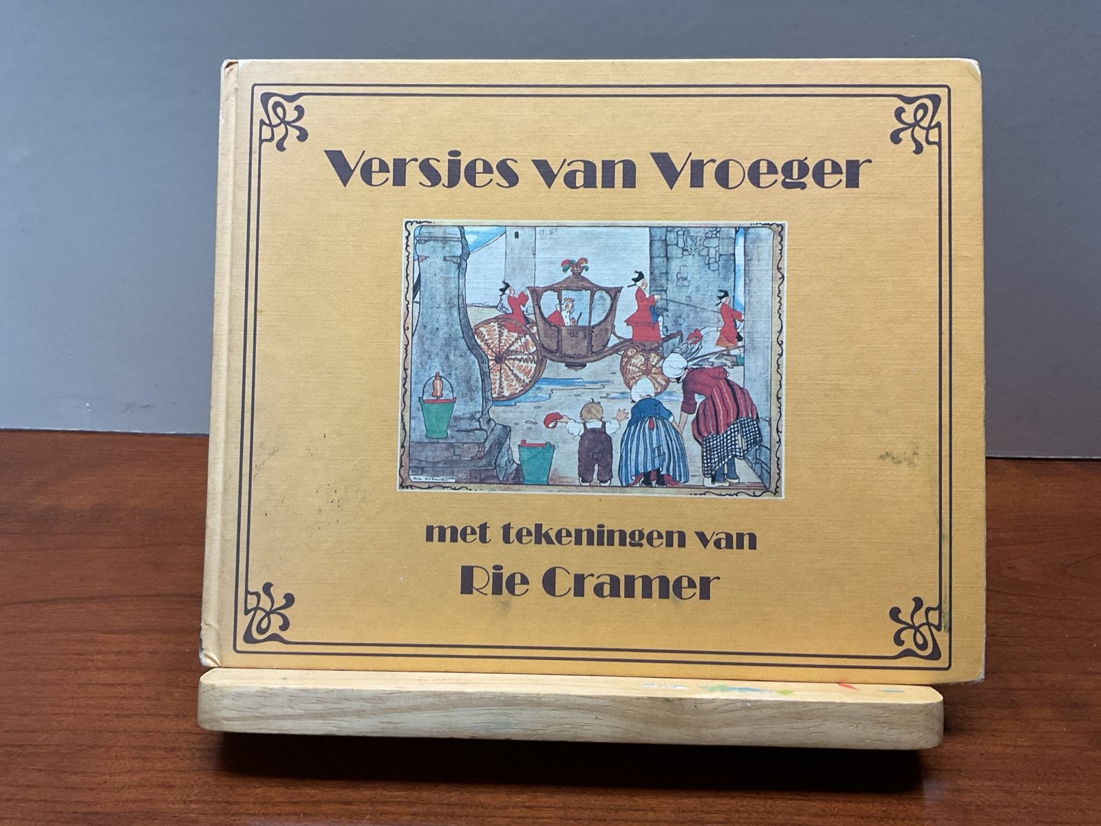 Versjes van Vroeger met tekeningen van Rie Cramer, Ophalen of Verzenden, Gelezen, Sprookjes