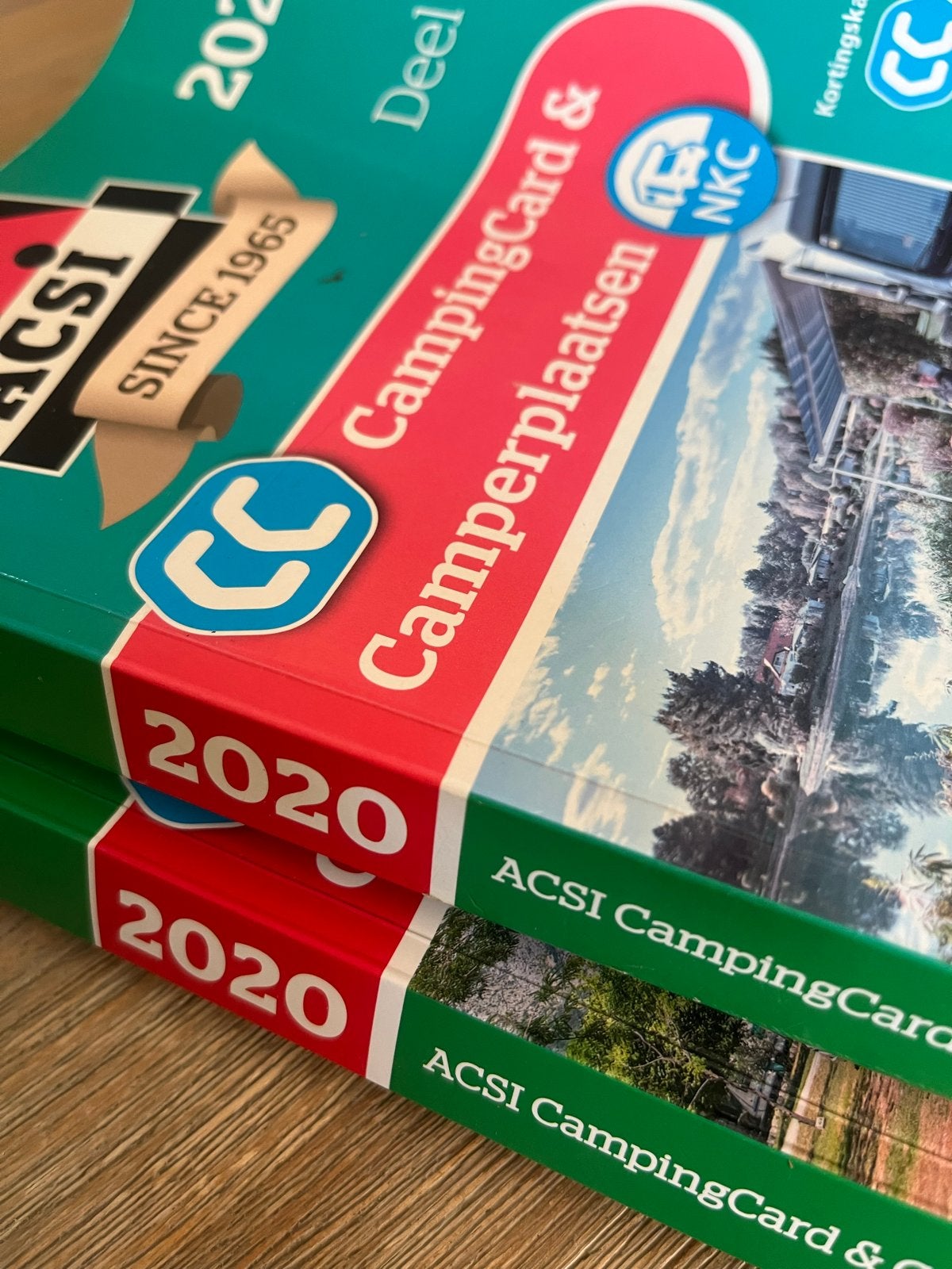 ACSI CampingCard & Camperplaatsen Gids 2020 (Deel 1 & 2), Ophalen of Verzenden, Zo goed als nieuw, Europa, Campinggids
