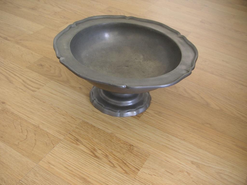 Tinnen Fruitschaal (doorsnee 27 cm.hoog 15 cm.), Antiek en Kunst, Antiek | Tin, Ophalen