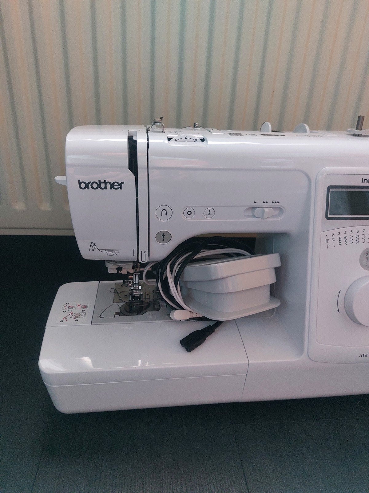 Brother Innov-is A16 Naaimachine - Zo goed als nieuw, Ophalen, Nieuw, Naaimachine, Brother