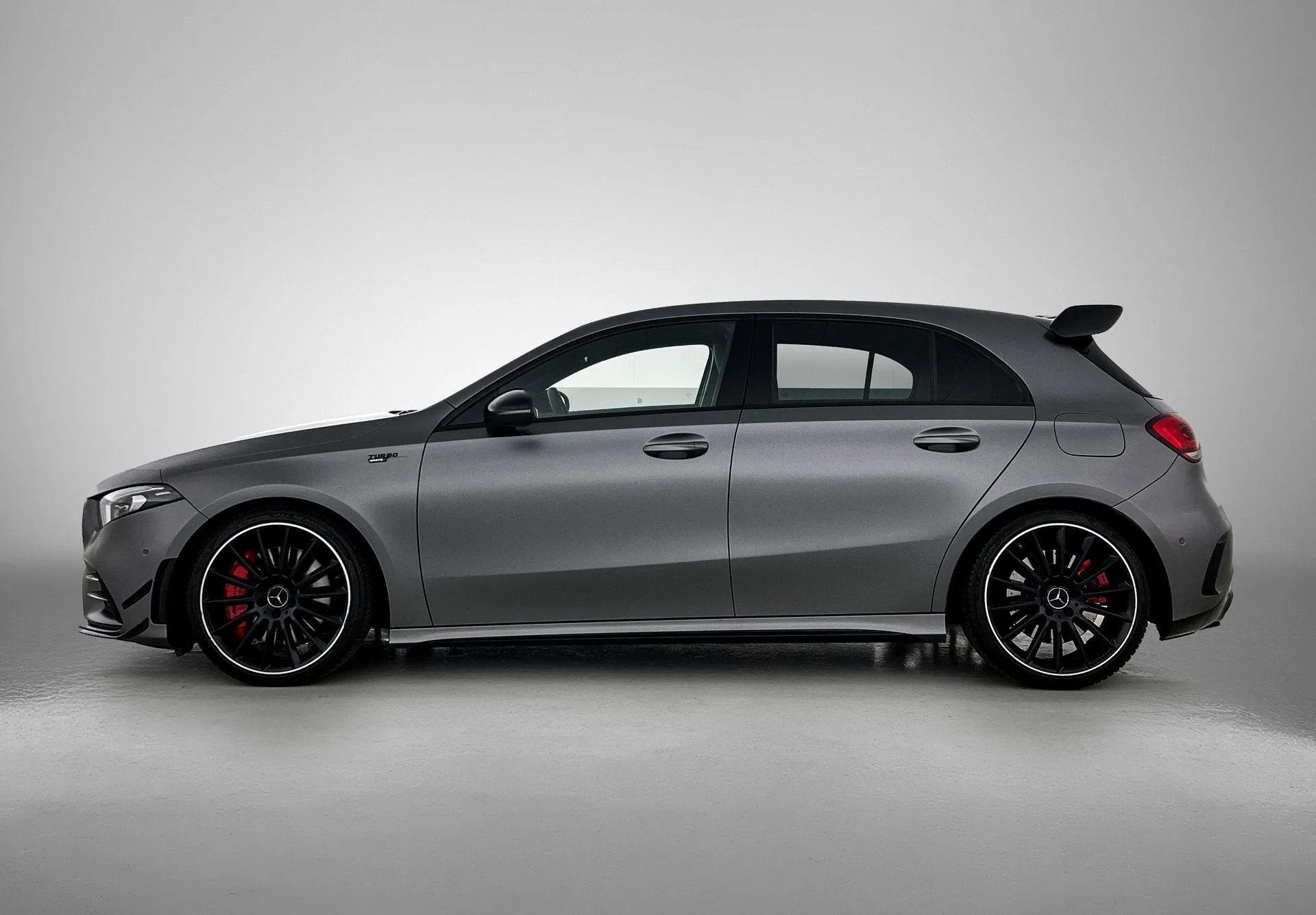 Mercedes-Benz A-Klasse AMG 35 4MATIC Premium Plus (bj 2021), 4 cilinders, Bedrijf, Vierwielaandrijving, Automatische klimaatregeling