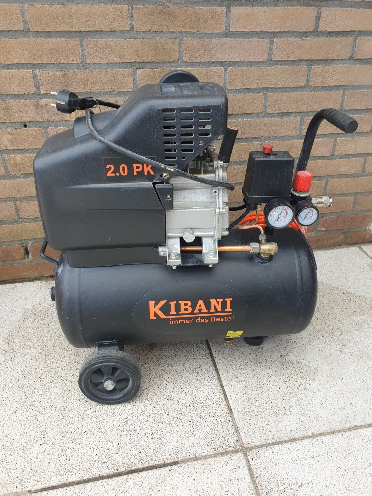 Kibani Compressor 2.0 PK / 24L - Zo goed als nieuw, Ophalen, 6 tot 10 bar, Zo goed als nieuw, Minder dan 200 liter/min