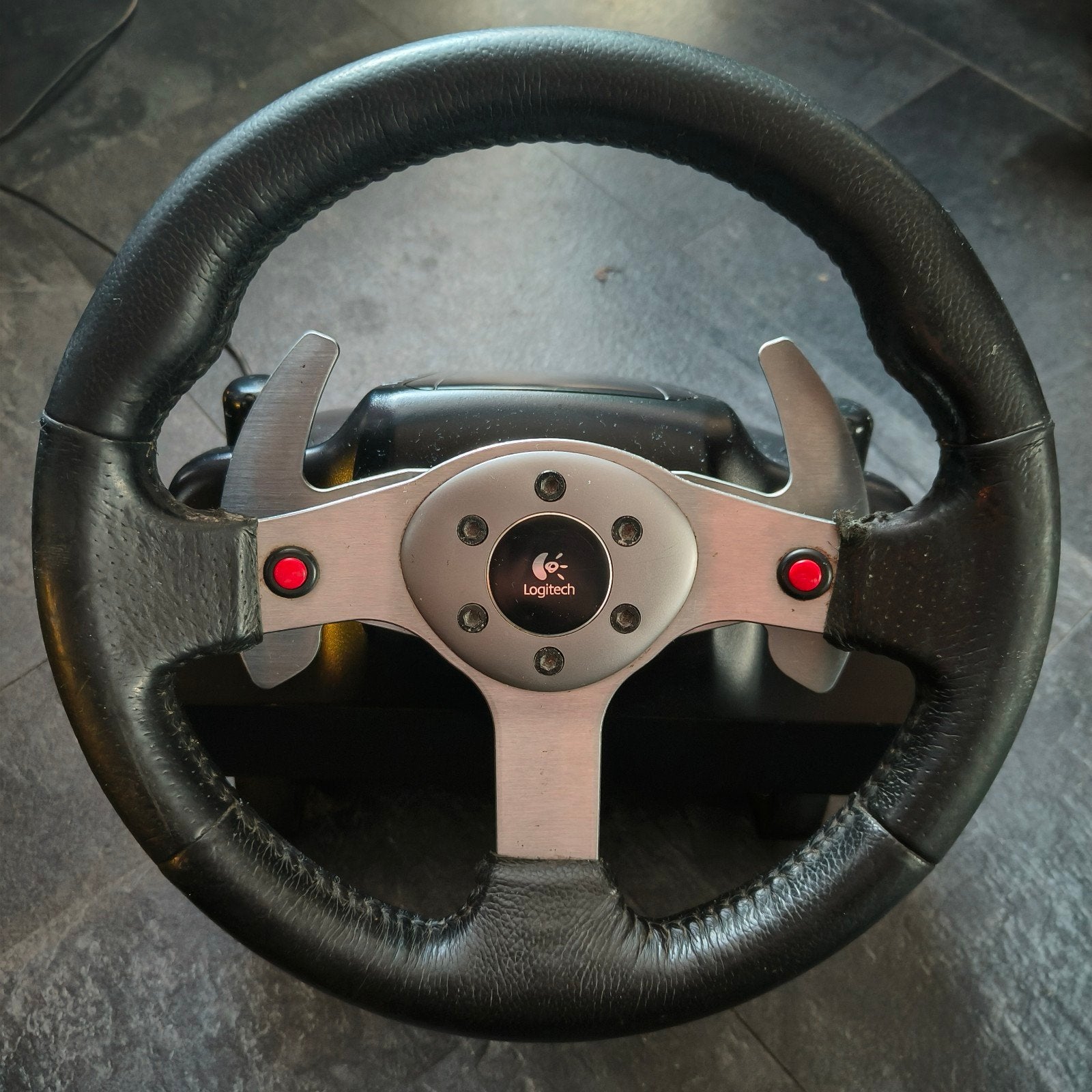 Logitech G27 Racestuur met Pedalen en Shifter, Racestuur, Gebruikt, Force feedback, Ophalen of Verzenden