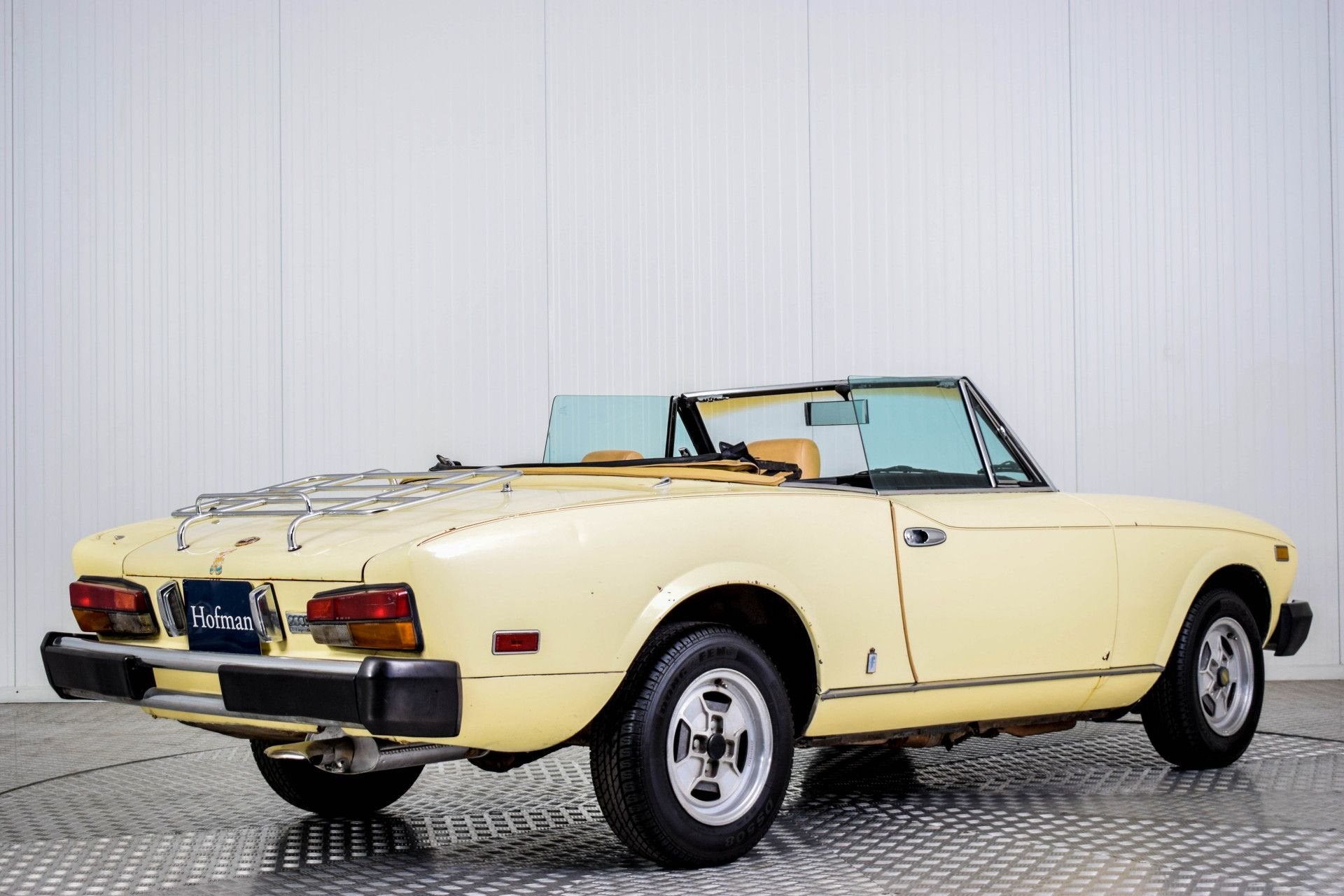 Fiat 124 Spider 2000 Injection (bj 1980), 4 cilinders, Cabriolet, Beige, Leder