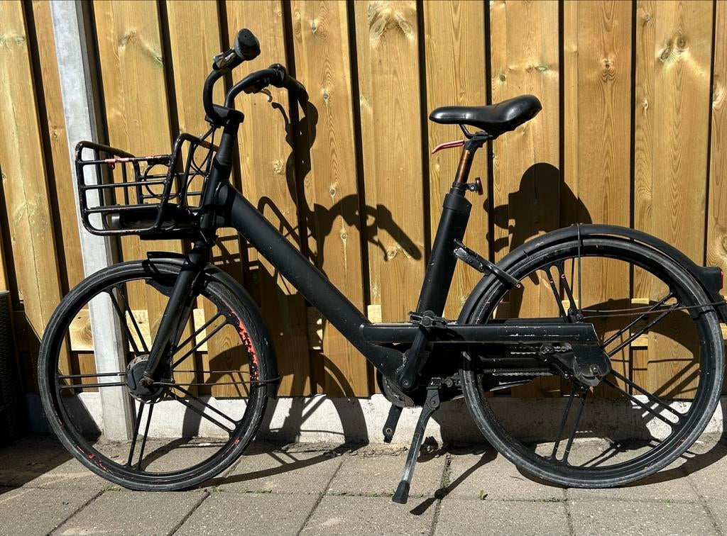 Zwarte transportfiets met voordrager, Fietsen en Brommers, Fietsen | Dames | Damesfietsen, Velgrem, Versnellingen, Ophalen, Overige merken