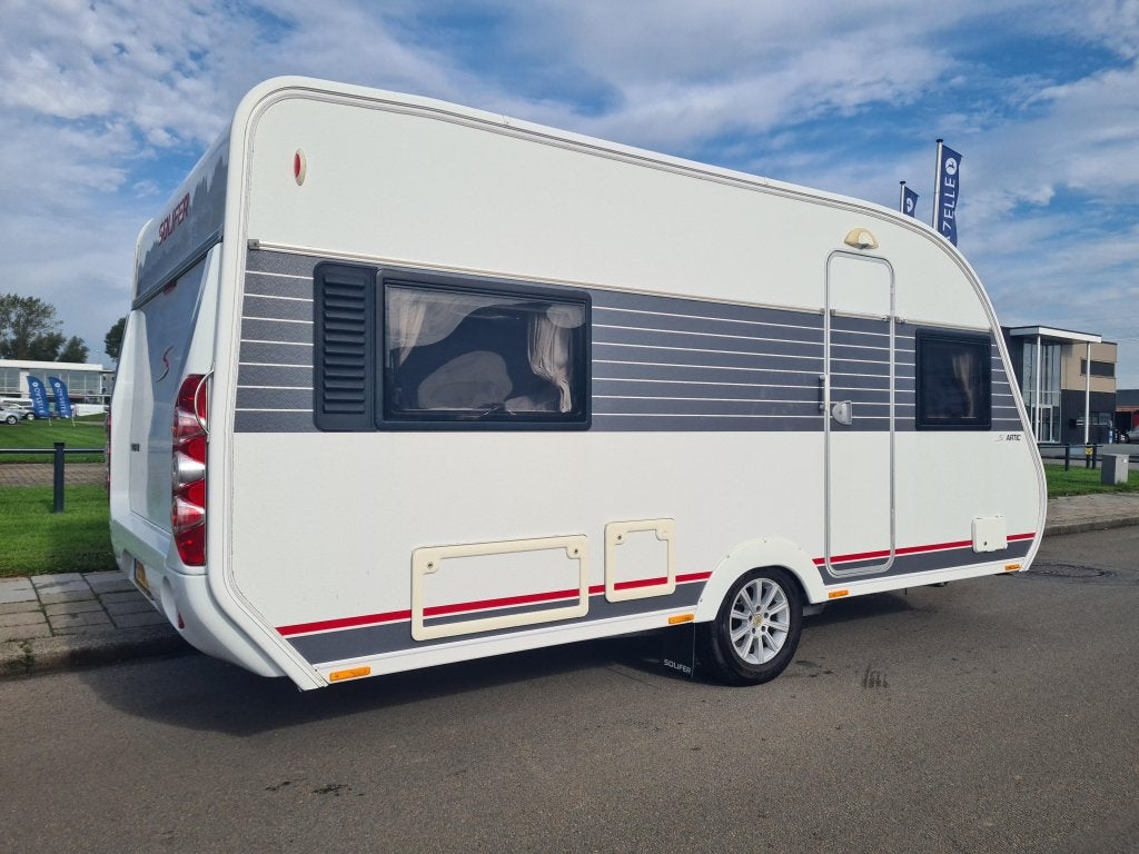 Solifer Artic 480, Caravans en Kamperen, Caravans, Standaardzit, Solifer, Tot en met 4, Dwarsbed