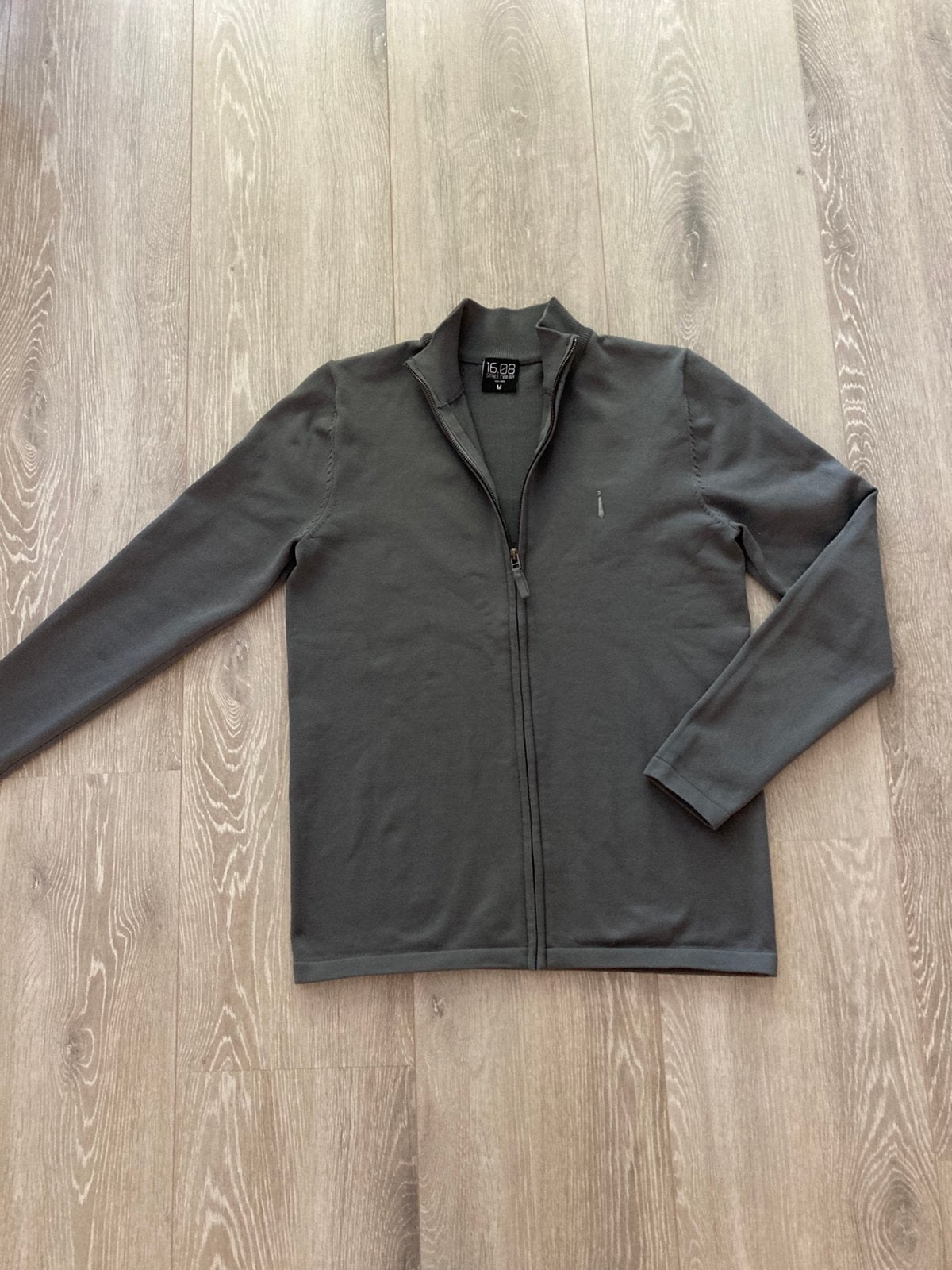 Nieuw& Ongedragen, Grijs Heren Vest 16.08, maat M, Kleding | Heren, Ophalen of Verzenden, Zo goed als nieuw, Grijs