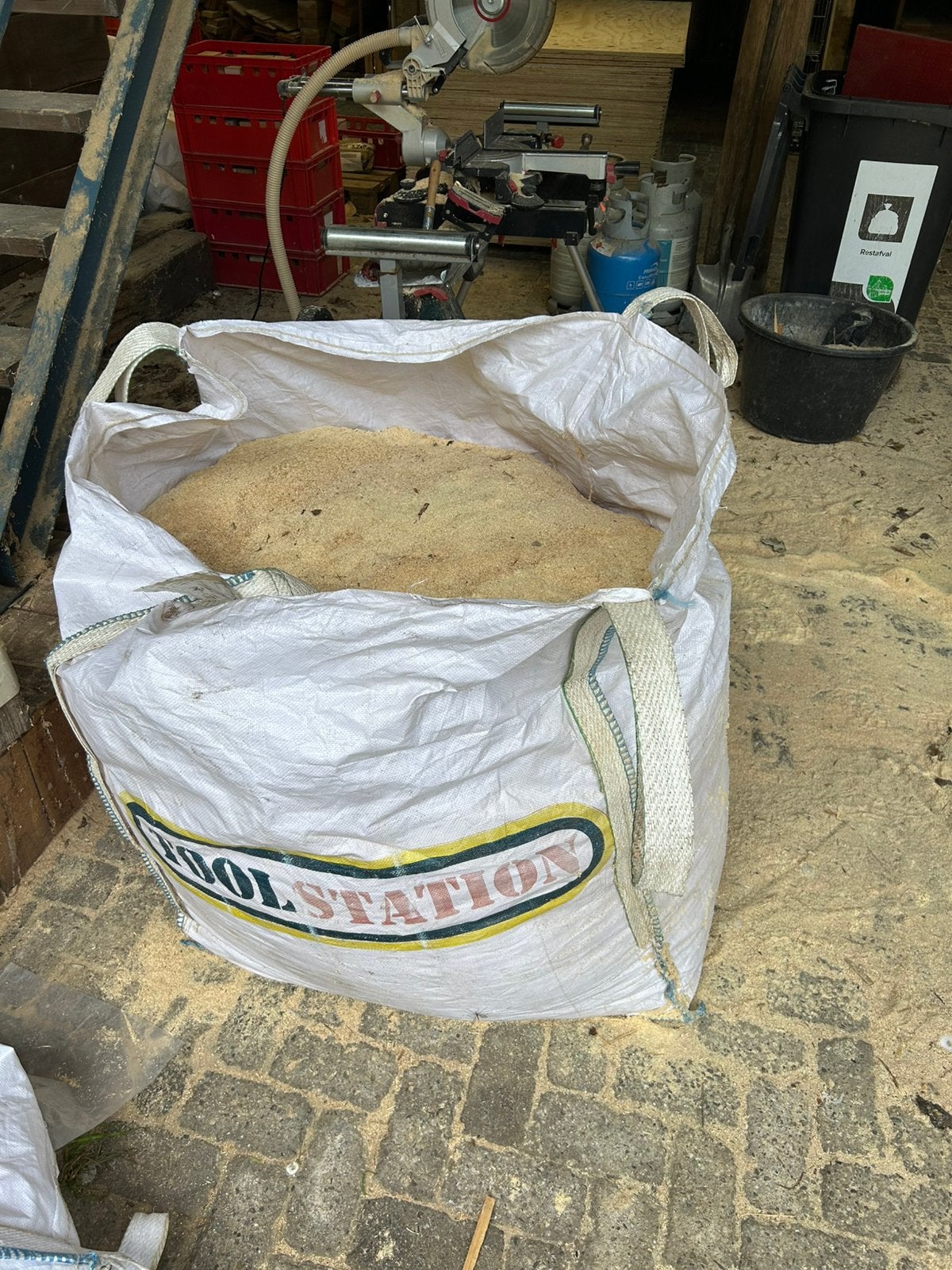 Kuubzak zaagsel, Tuin en Terras, Ophalen, Zo goed als nieuw
