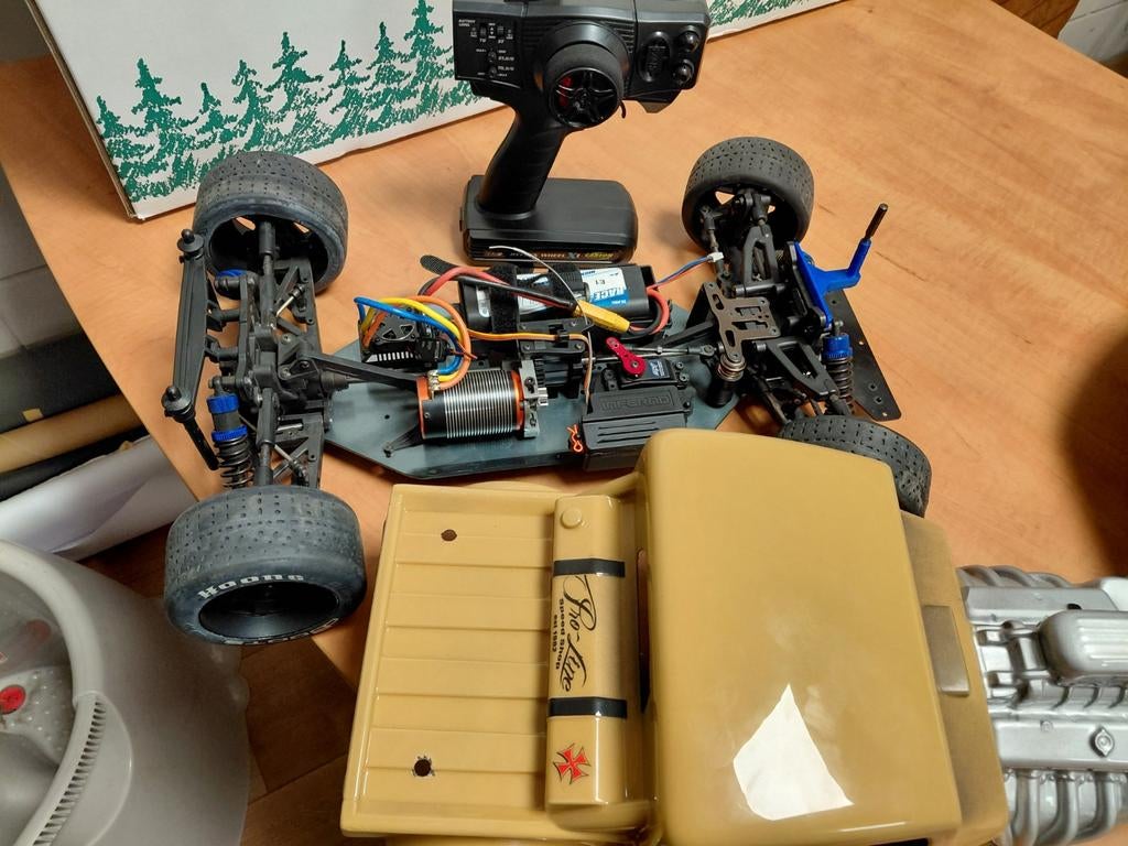 Kyosho inferno, Hobby en Vrije tijd, Modelbouw | Radiografisch | Auto's, Ophalen of Verzenden, Nitro, Auto onroad